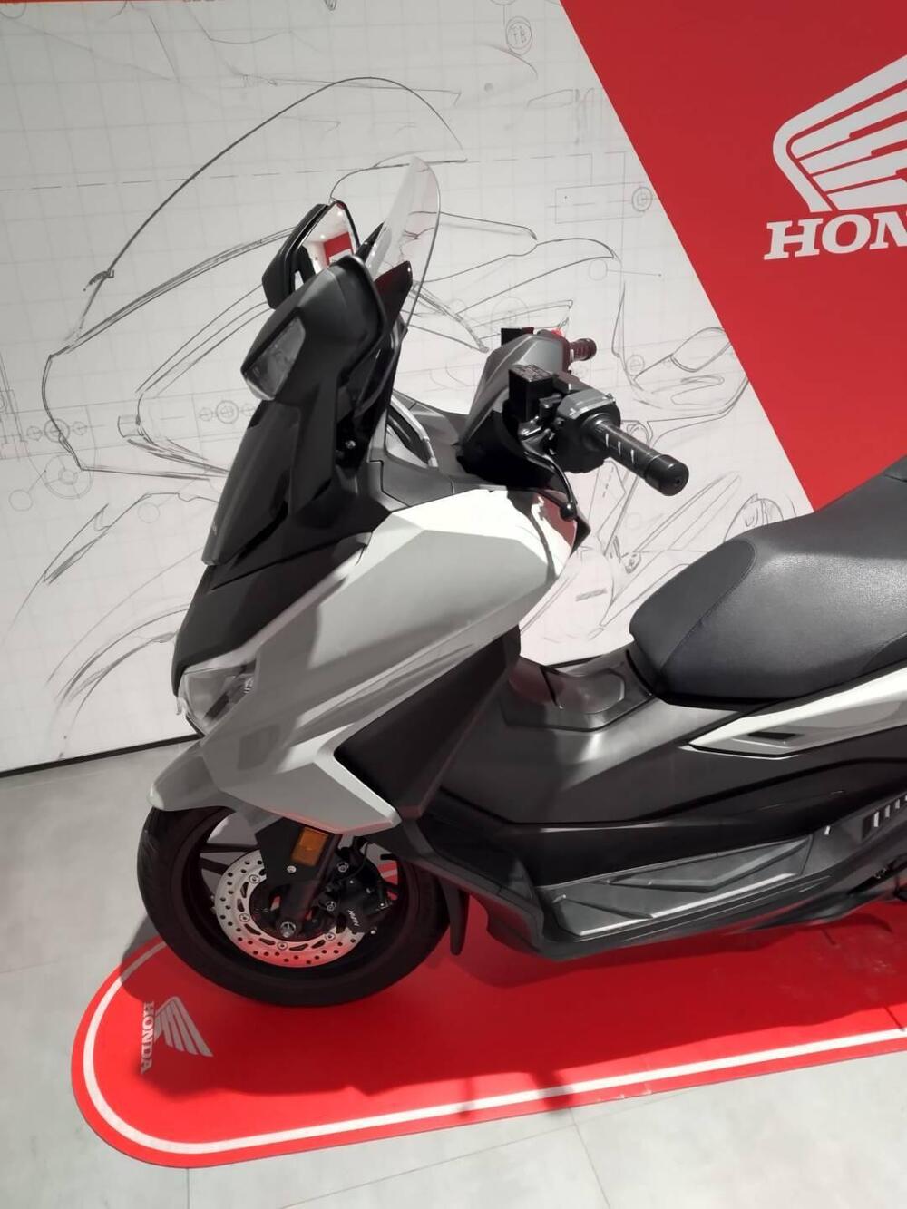 Honda Forza 350 (2025 - 26) (9)