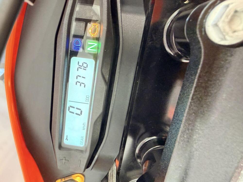 KTM 690 Enduro R (2022 - 25) (3)