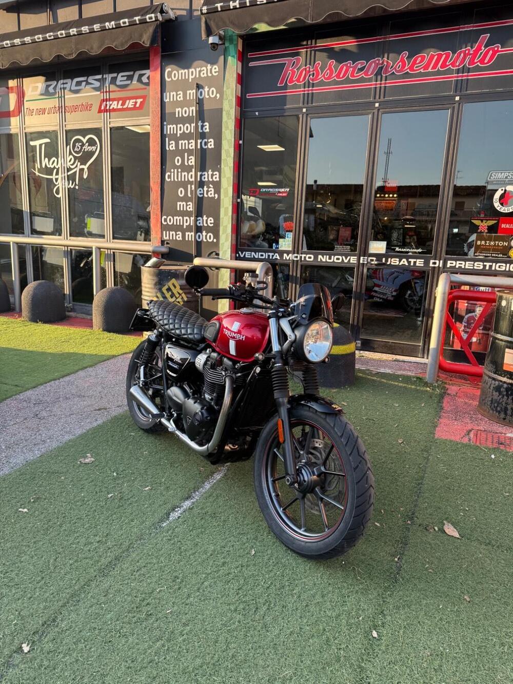 Triumph Street Twin 900 (2016) (3)