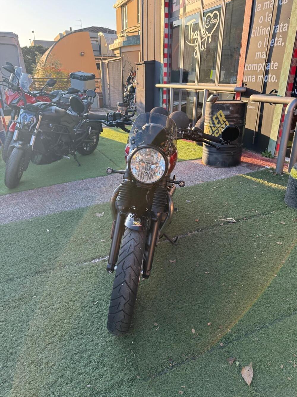 Triumph Street Twin 900 (2016) (6)