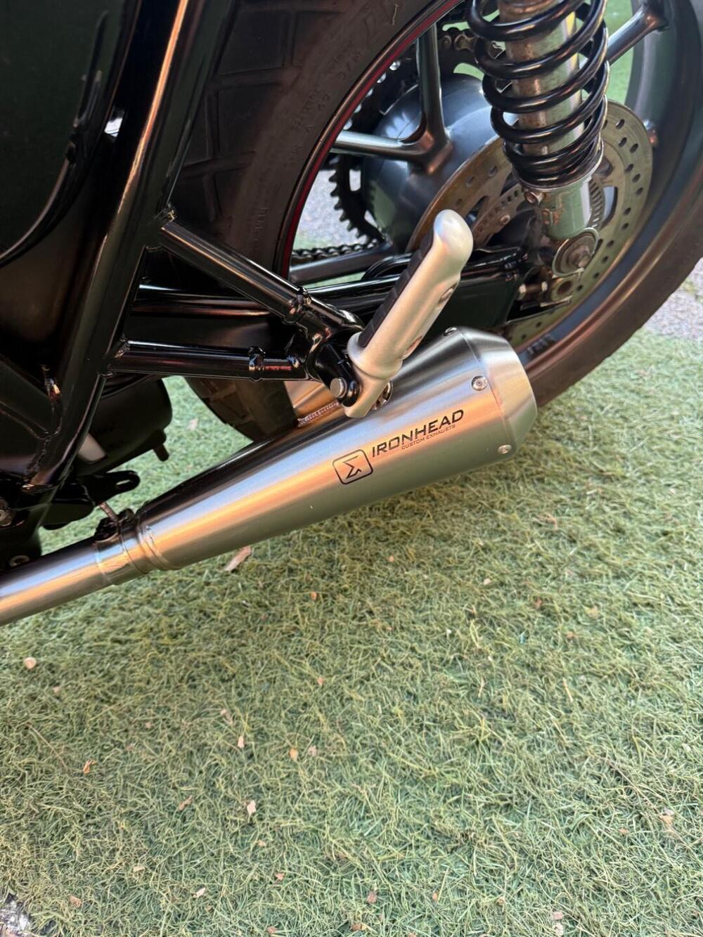 Triumph Street Twin 900 (2016) (13)