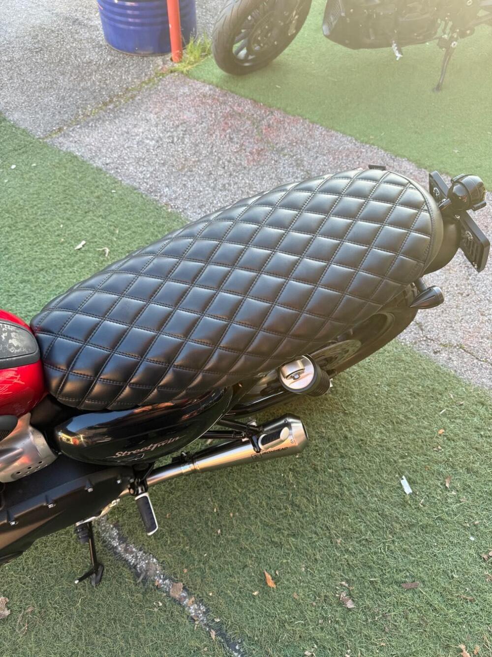 Triumph Street Twin 900 (2016) (15)