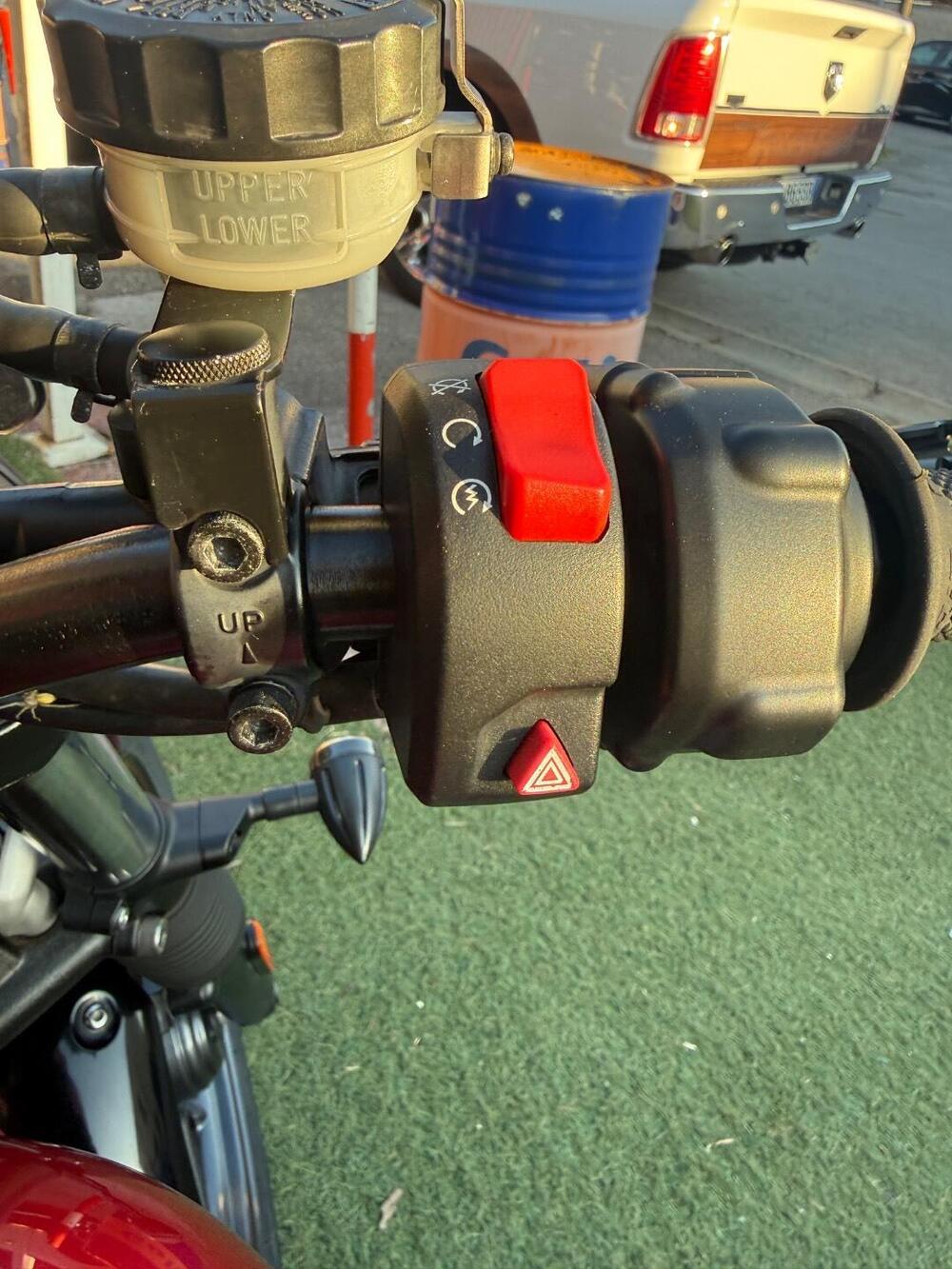 Triumph Street Twin 900 (2016) (18)