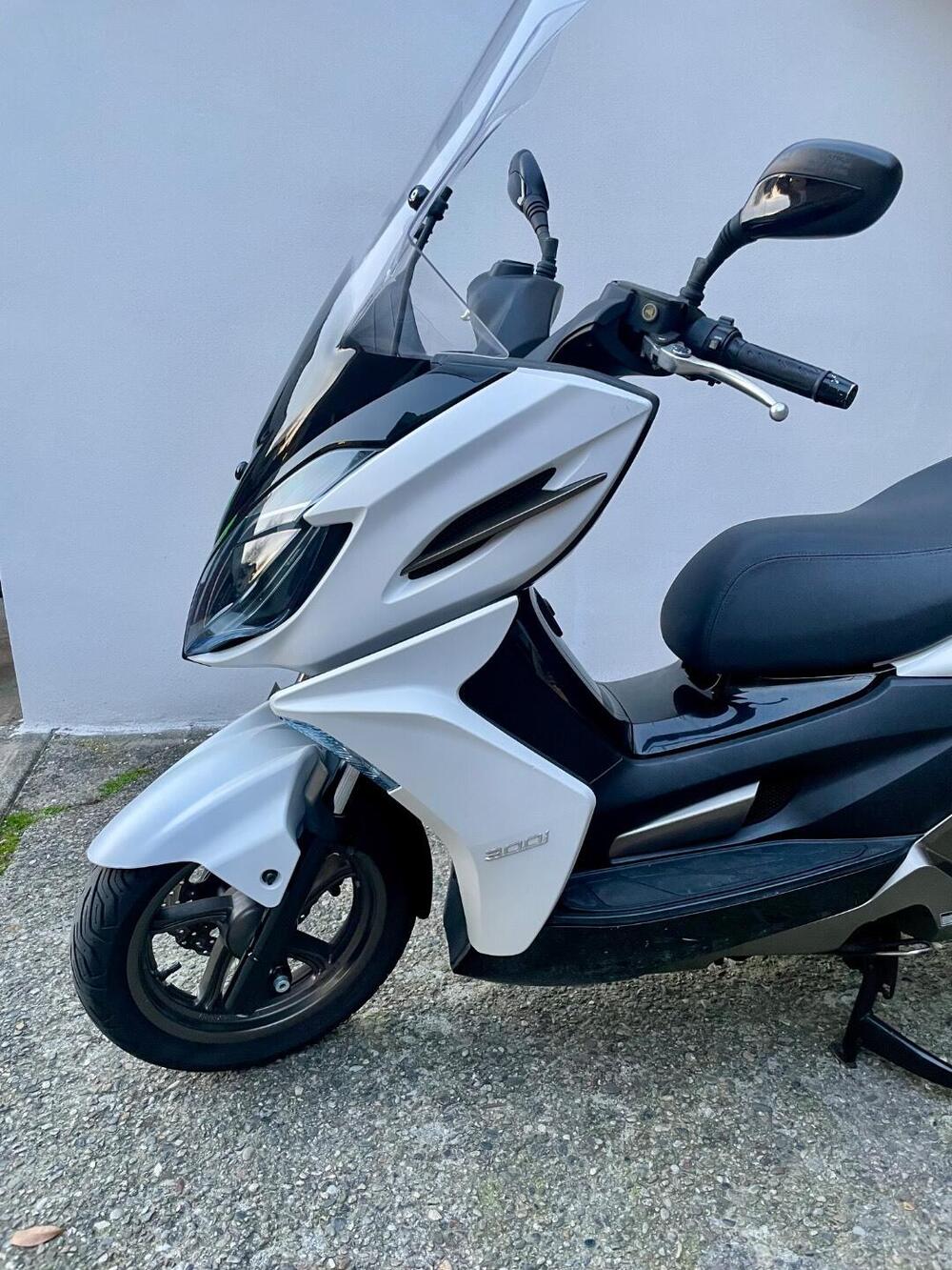 Kymco K-Xct 300i (2012 - 17) (7)
