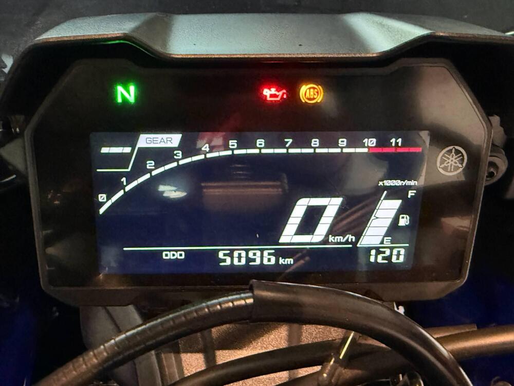 Yamaha YZF R7 (2021 - 25) (16)
