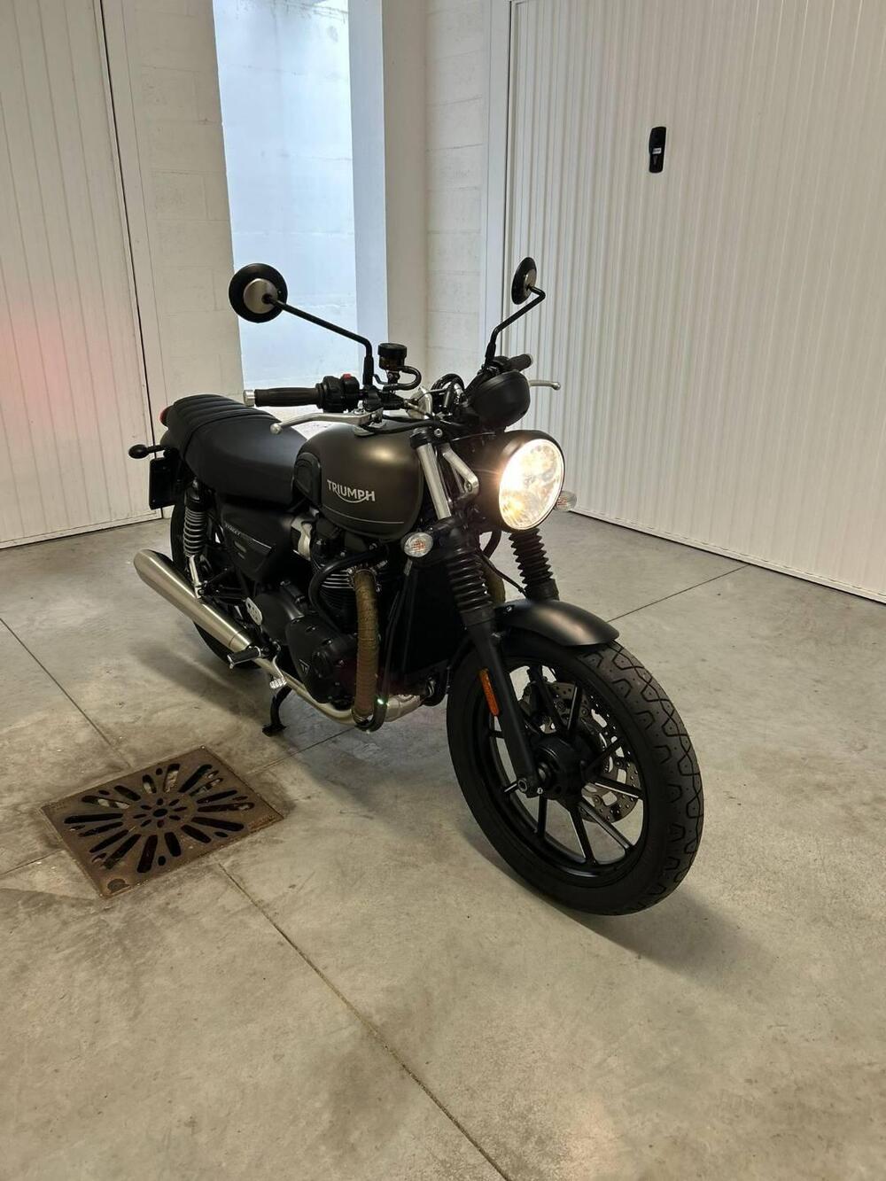 Triumph Street Twin 900 (2021 - 22) (7)