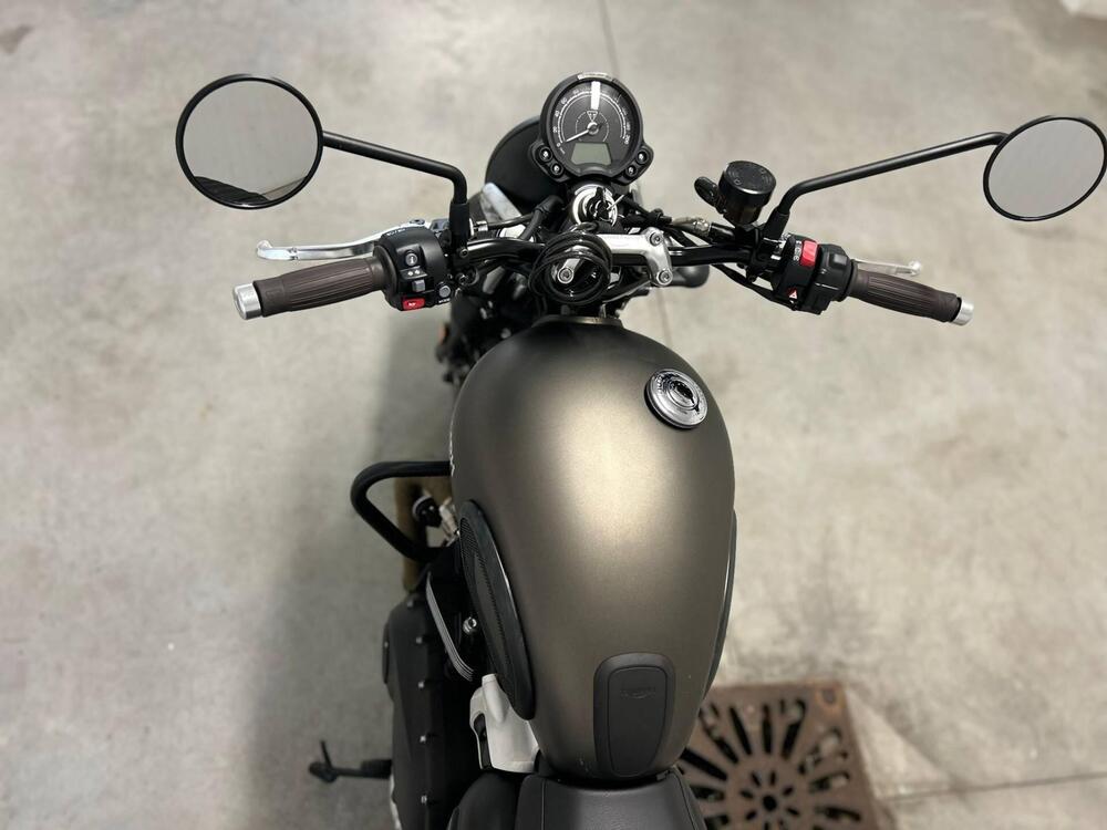 Triumph Street Twin 900 (2021 - 22) (11)