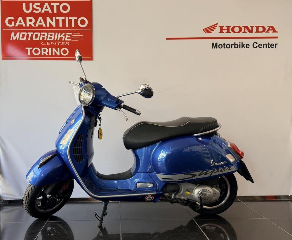 Vespa GTS 300 (2017 - 18) (2)