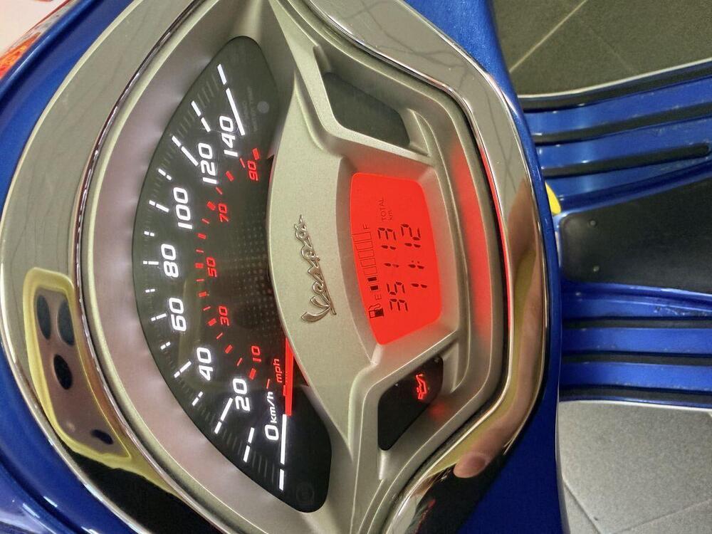 Vespa GTS 300 (2017 - 18) (3)