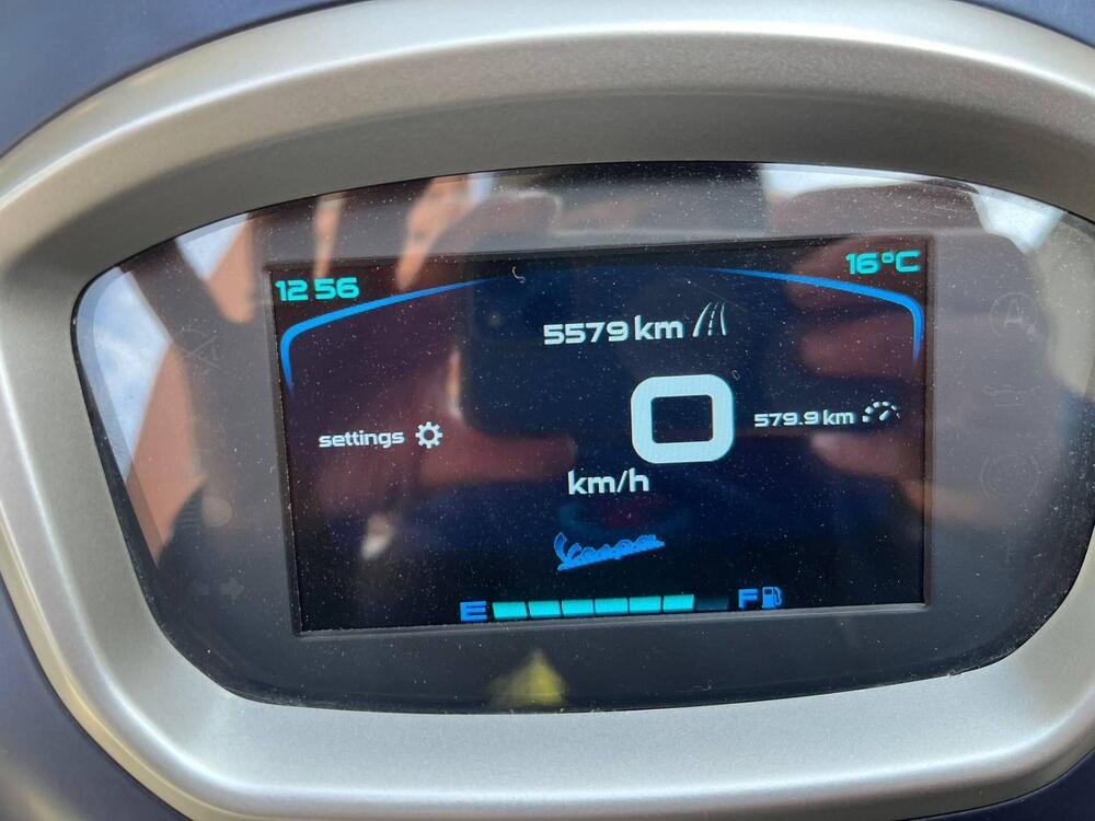 Vespa GTS 300 Super Tech (2023 - 24) (4)