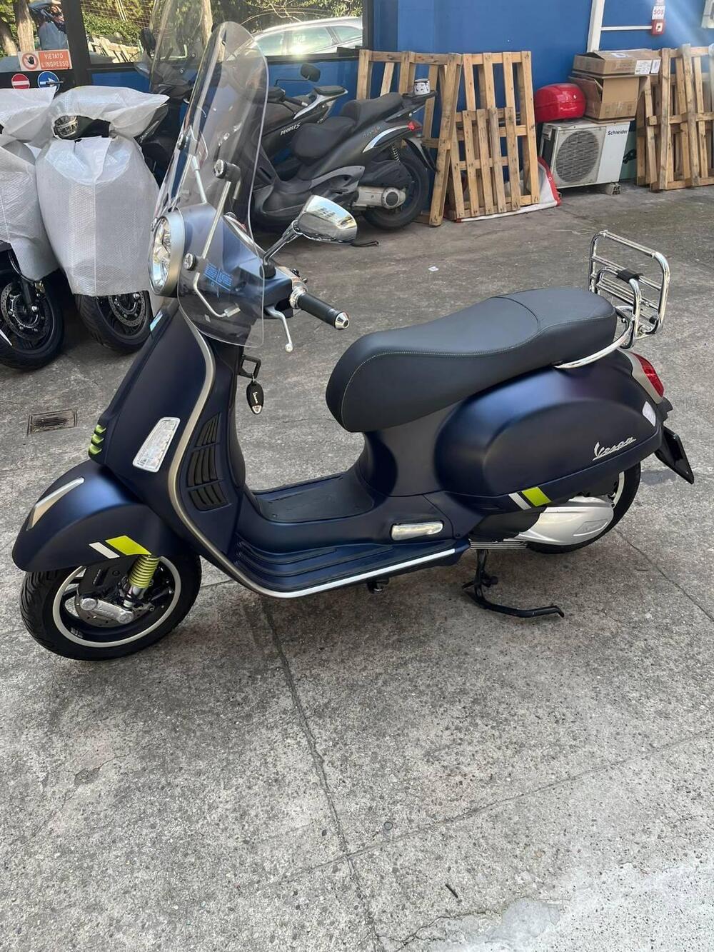 Vespa GTS 300 Super Tech (2023 - 24) (3)