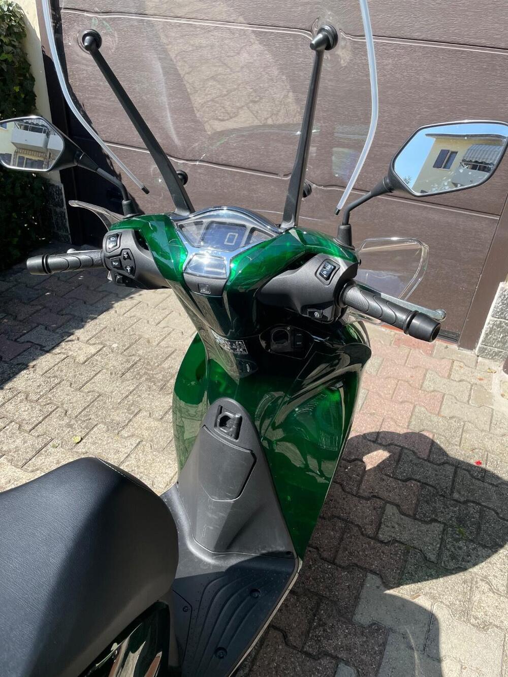 Honda SH 150i Vetro (2024 - 25) (4)