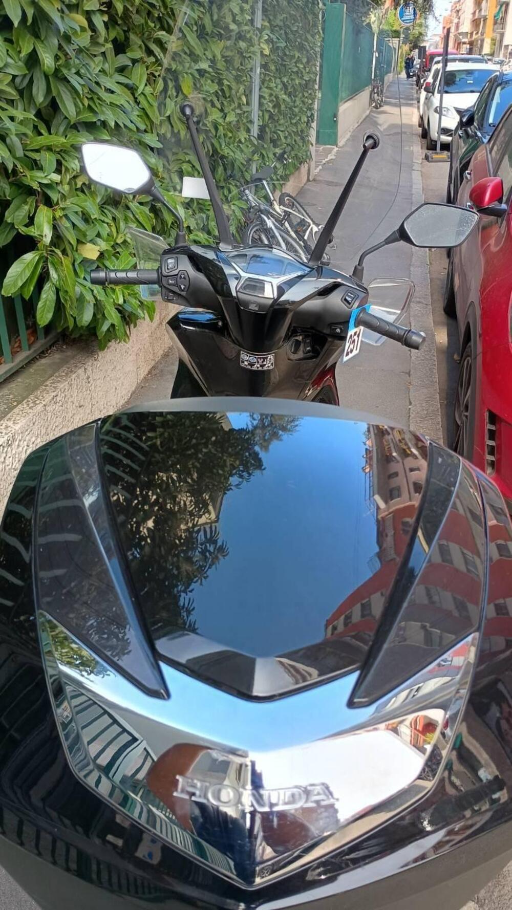 Honda SH 150i Sport (2022 - 23) (4)