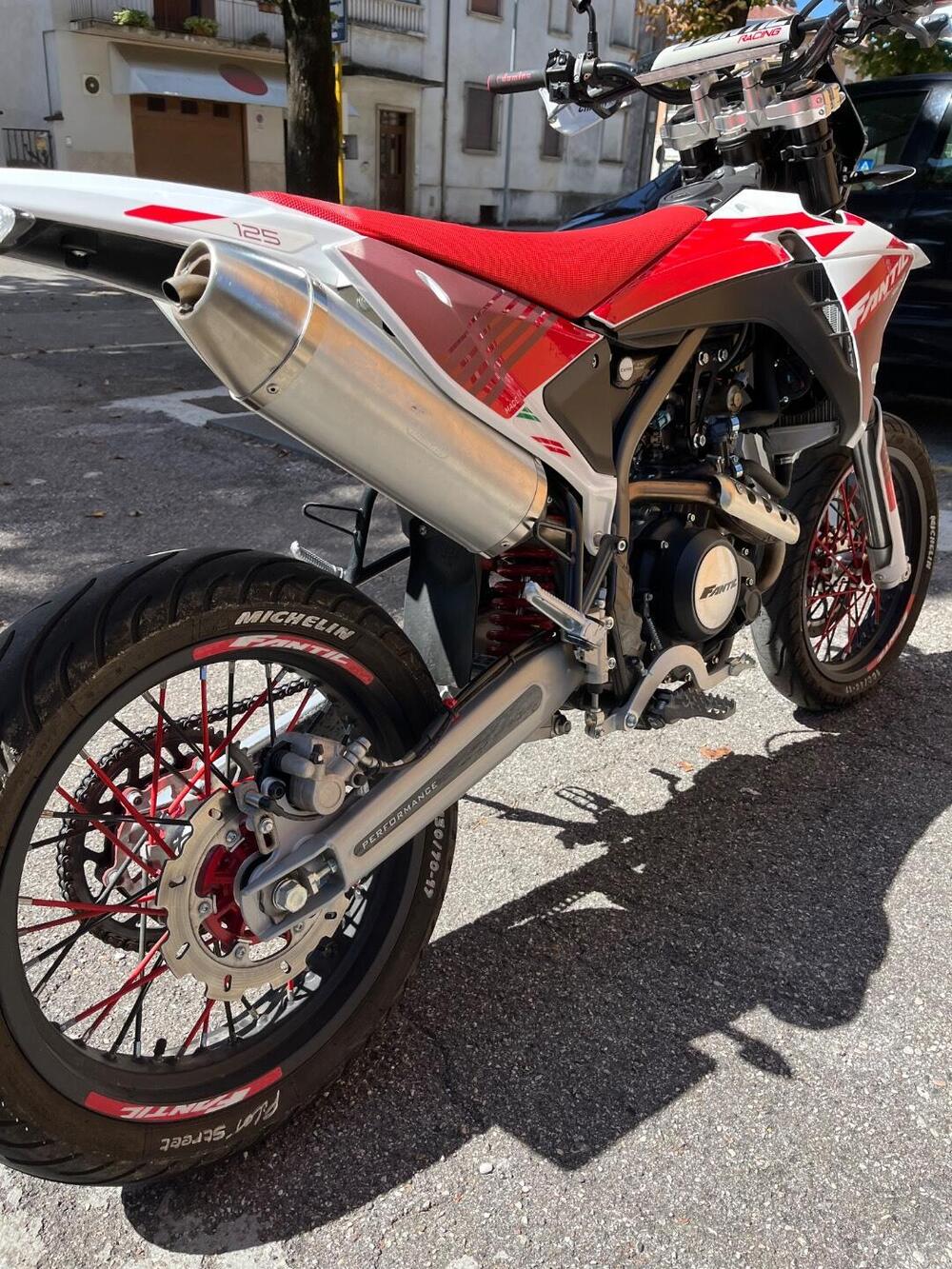 Fantic Motor XMF 125 Motard Performance 4T (2023 - 24) (3)