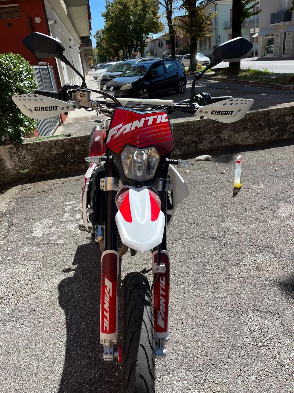 Fantic Motor XMF 125 Motard Performance 4T (2023 - 24) (4)