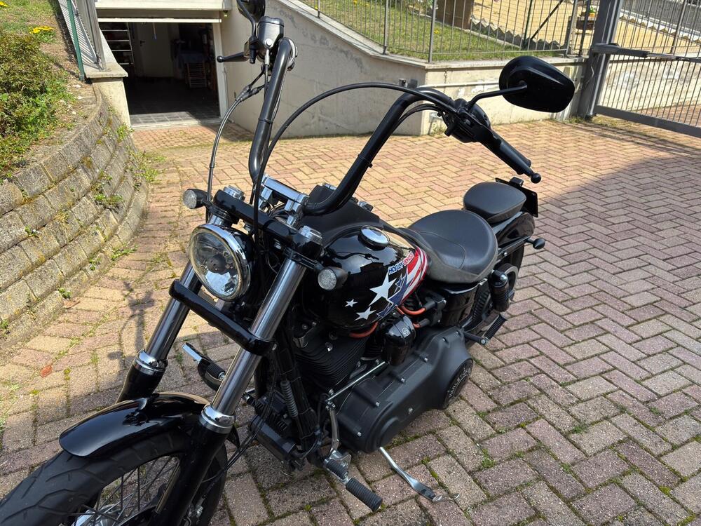 Harley-Davidson 1690 Street Bob (2017) - FXDB (3)