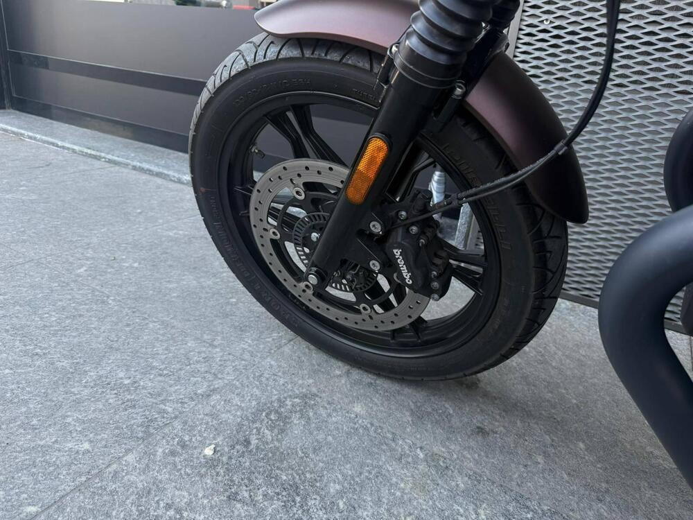 Moto Guzzi V7 III Stone Night Pack (2019 - 20) (3)