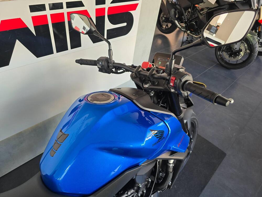 Honda CB 750 Hornet (2026) (11)