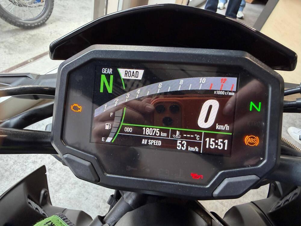 Kawasaki Z 900 SE (2022 - 24) (10)