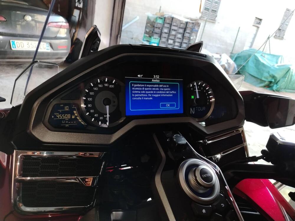 Honda GL 1800 Gold Wing DCT Tour (2020) (4)