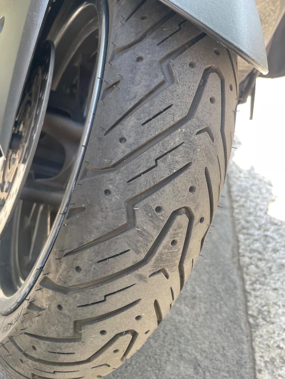 Yamaha X-Max 400 Tech Max (2020) (14)