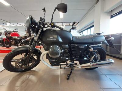 Moto Guzzi V7 II Stone (2015 - 17) usata