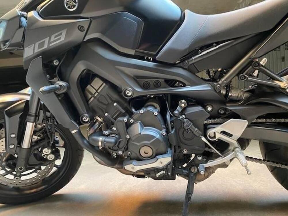 Yamaha MT-09 (2017 - 20) (2)