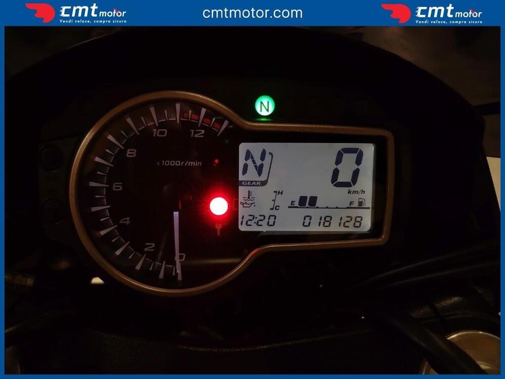 Suzuki GSR 750 (2010 - 15) (5)