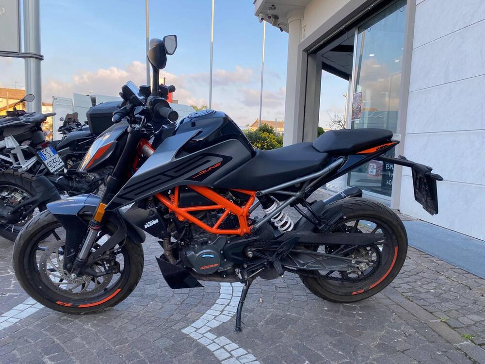 KTM 125 Duke (2021 - 23) (2)