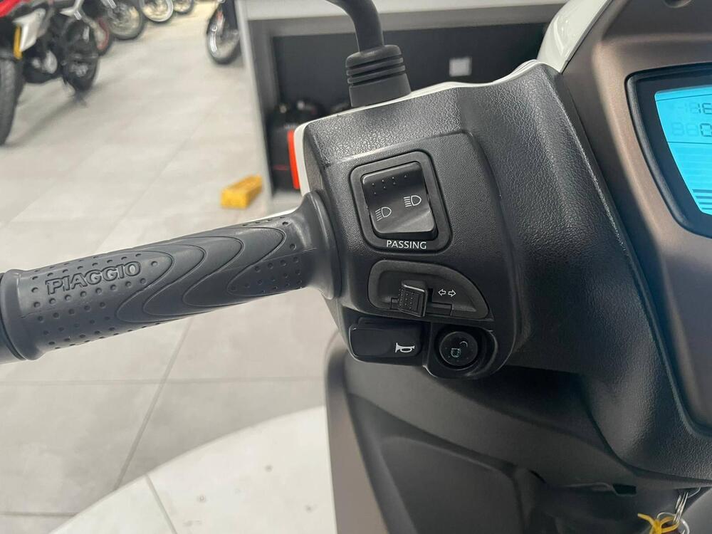 Piaggio Medley 125 S ABS (2020) (9)