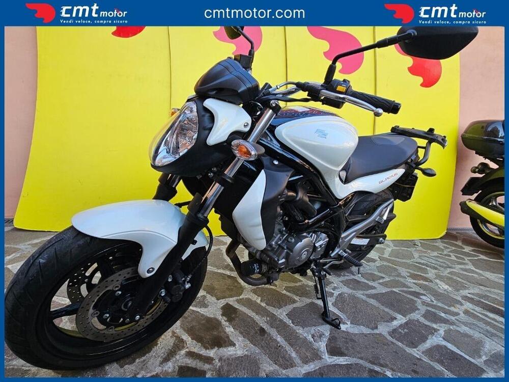 Suzuki Gladius 650 SFV (2009 - 15) (2)