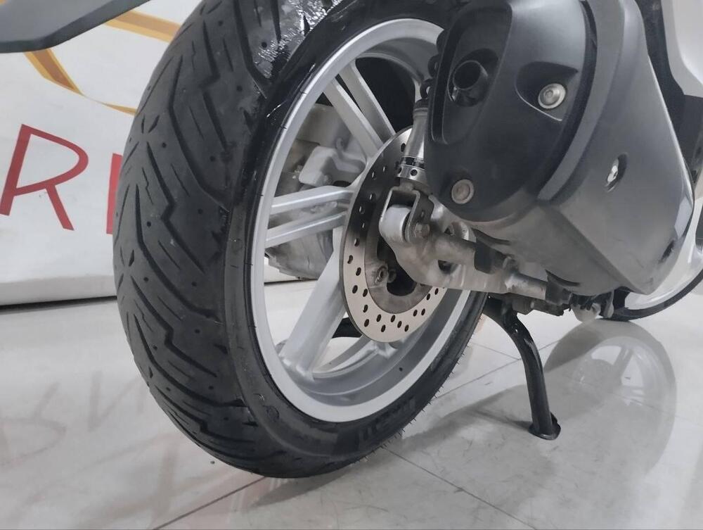 Honda SH 300 i ABS (2016 - 20) (7)