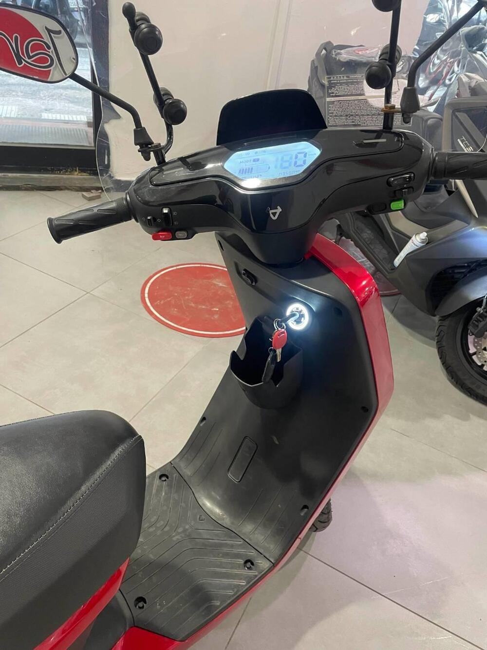 Niu MQi+ Sport SR (2020 - 26) (10)