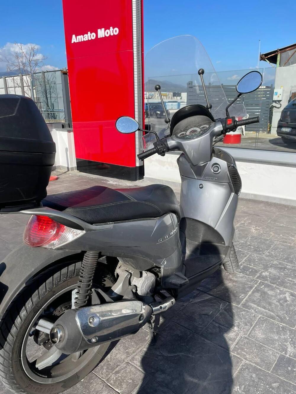 Aprilia Scarabeo 200 (2007 - 11) (4)