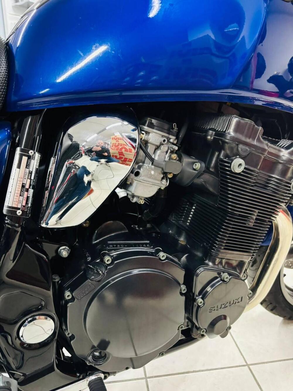 Suzuki GSX 750 (1998 - 03) (5)