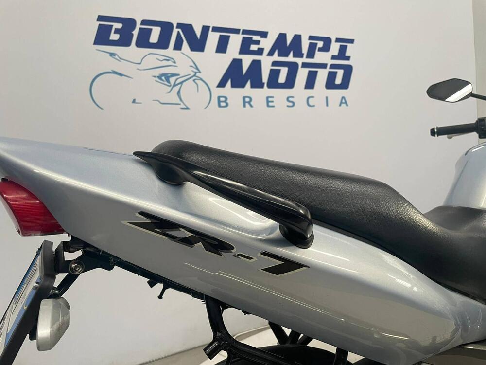 Kawasaki ZR-7 (2001 - 04) (8)