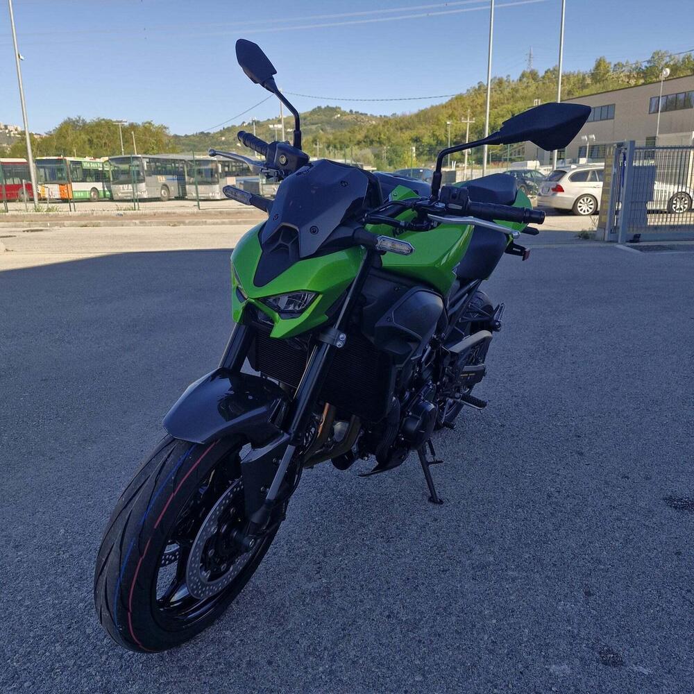 Kawasaki Z 900 (2025 - 26) (4)