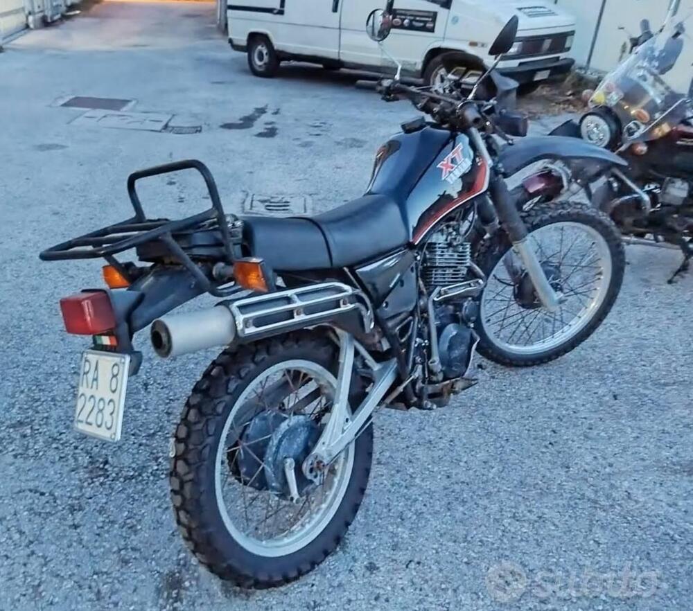 Yamaha XT 550 (2)