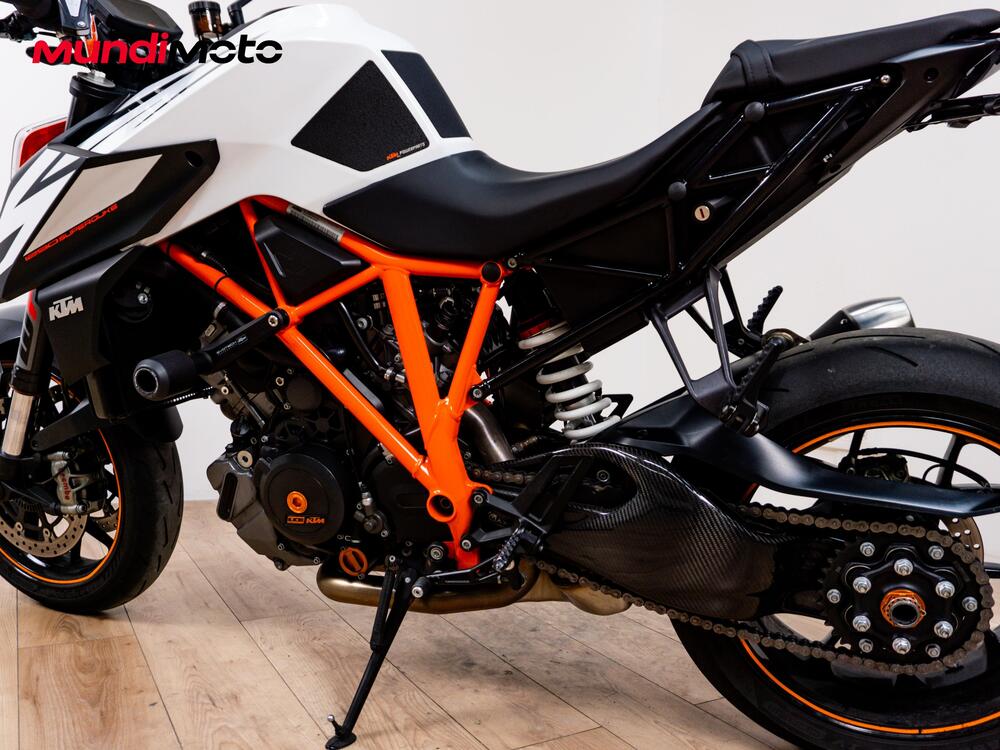 KTM 1290 Super Duke R (2020) (10)