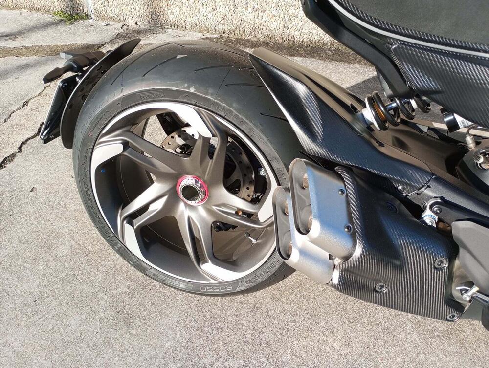 Ducati Diavel for Bentley (2024) (7)