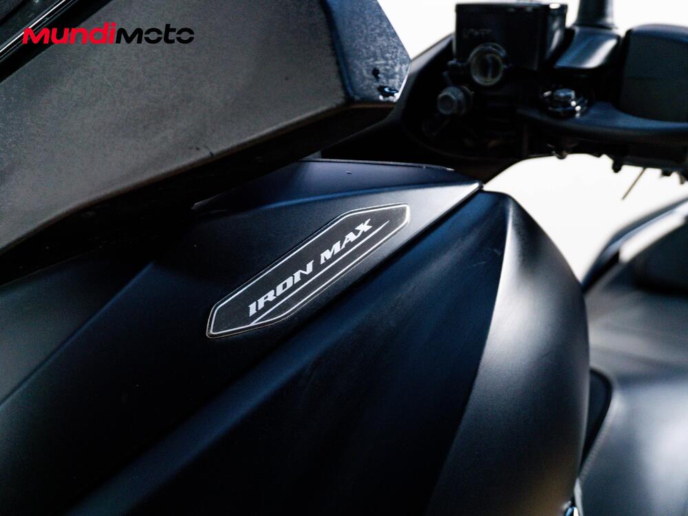 Yamaha X-Max 250 Iron Max ABS (2016) (16)