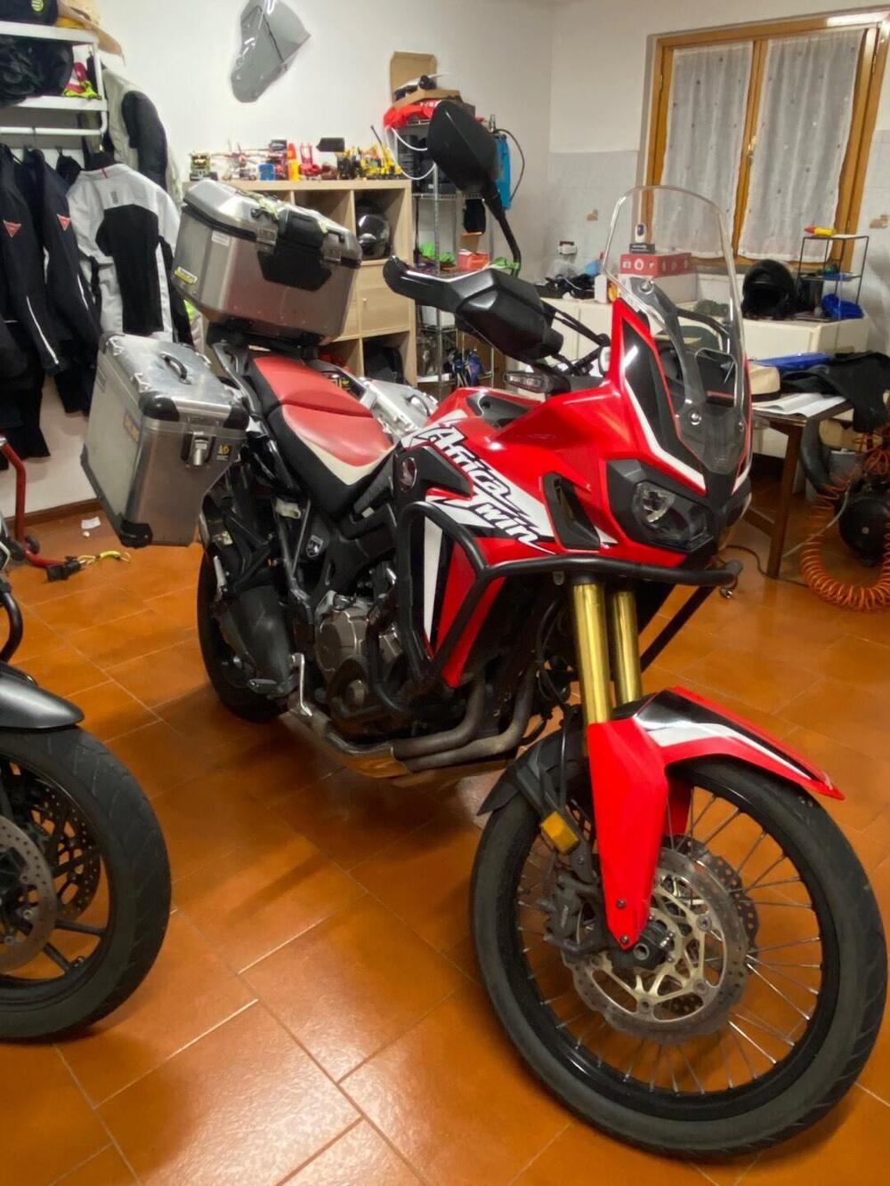 Honda Africa Twin CRF 1000L (2016 - 17) (4)