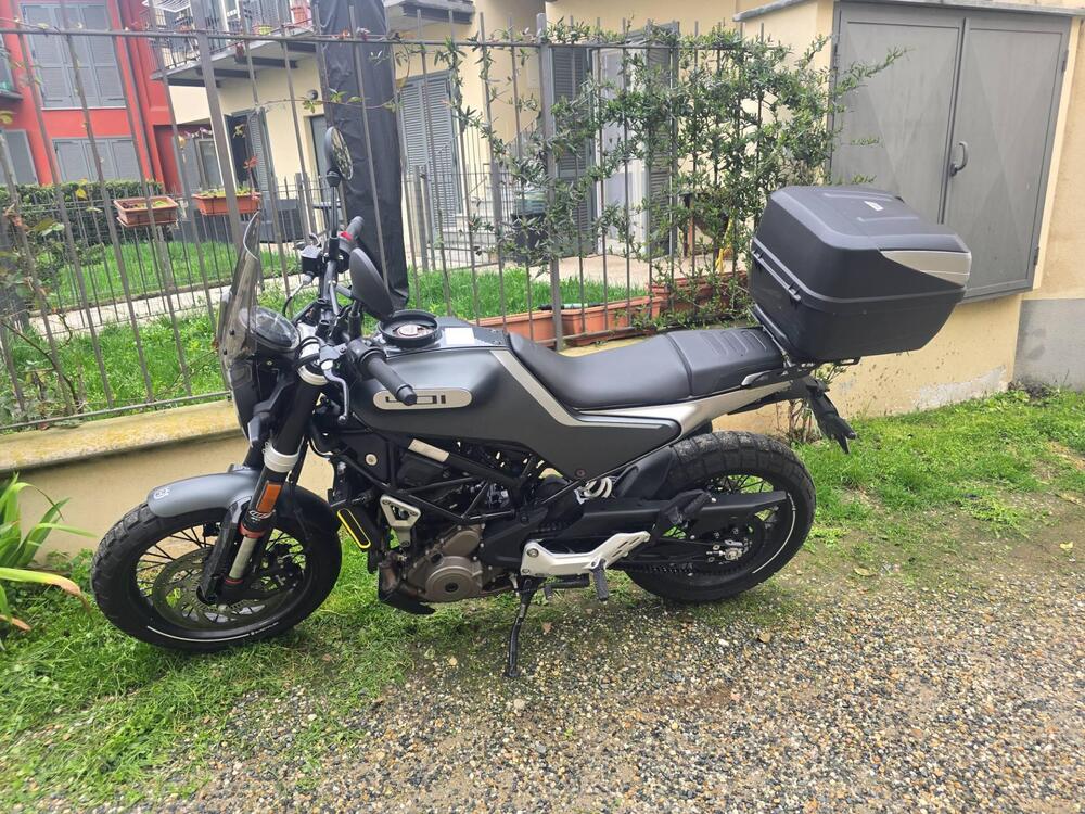 Husqvarna Svartpilen 401 (2021 - 23) (3)