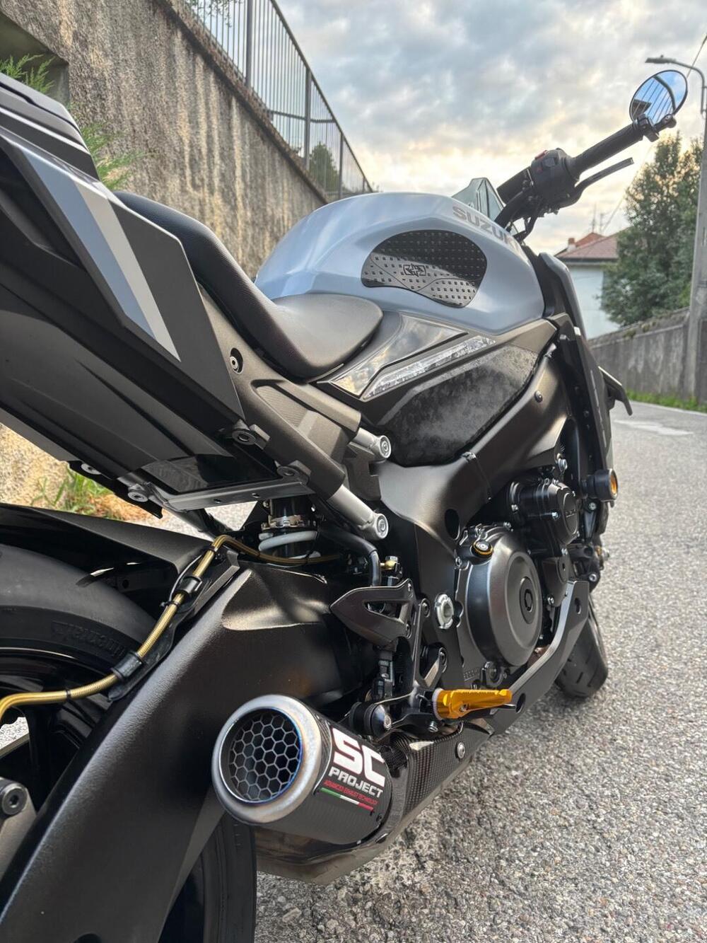 Suzuki GSX-S1000 (2021 - 25) (2)