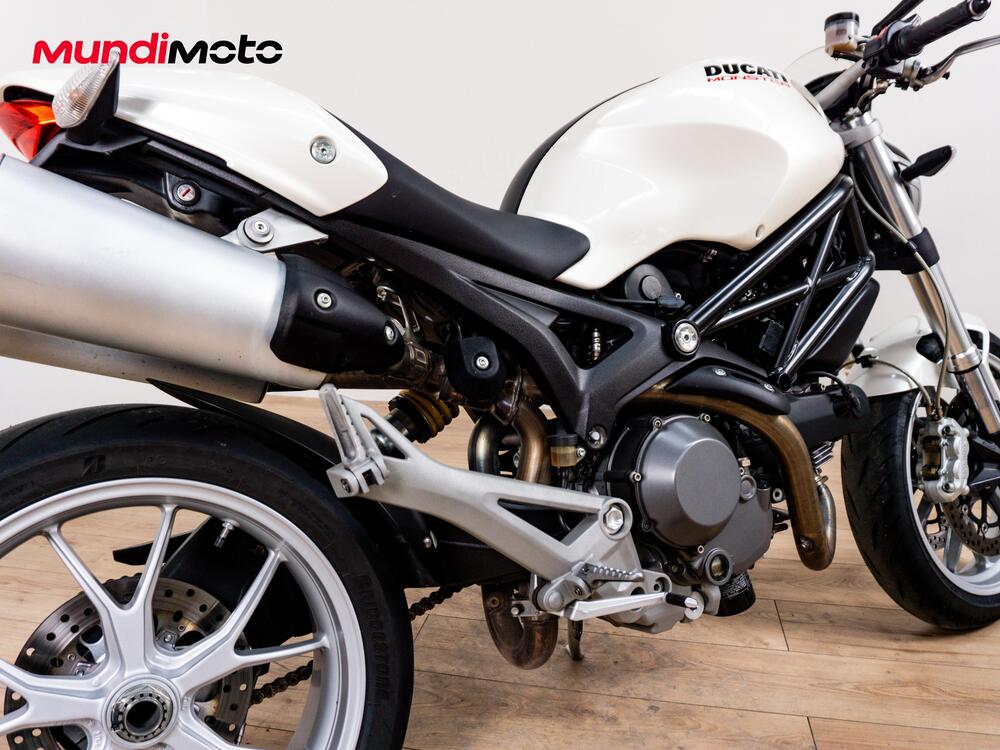 Ducati Monster 1100 S (2009-10) (3)
