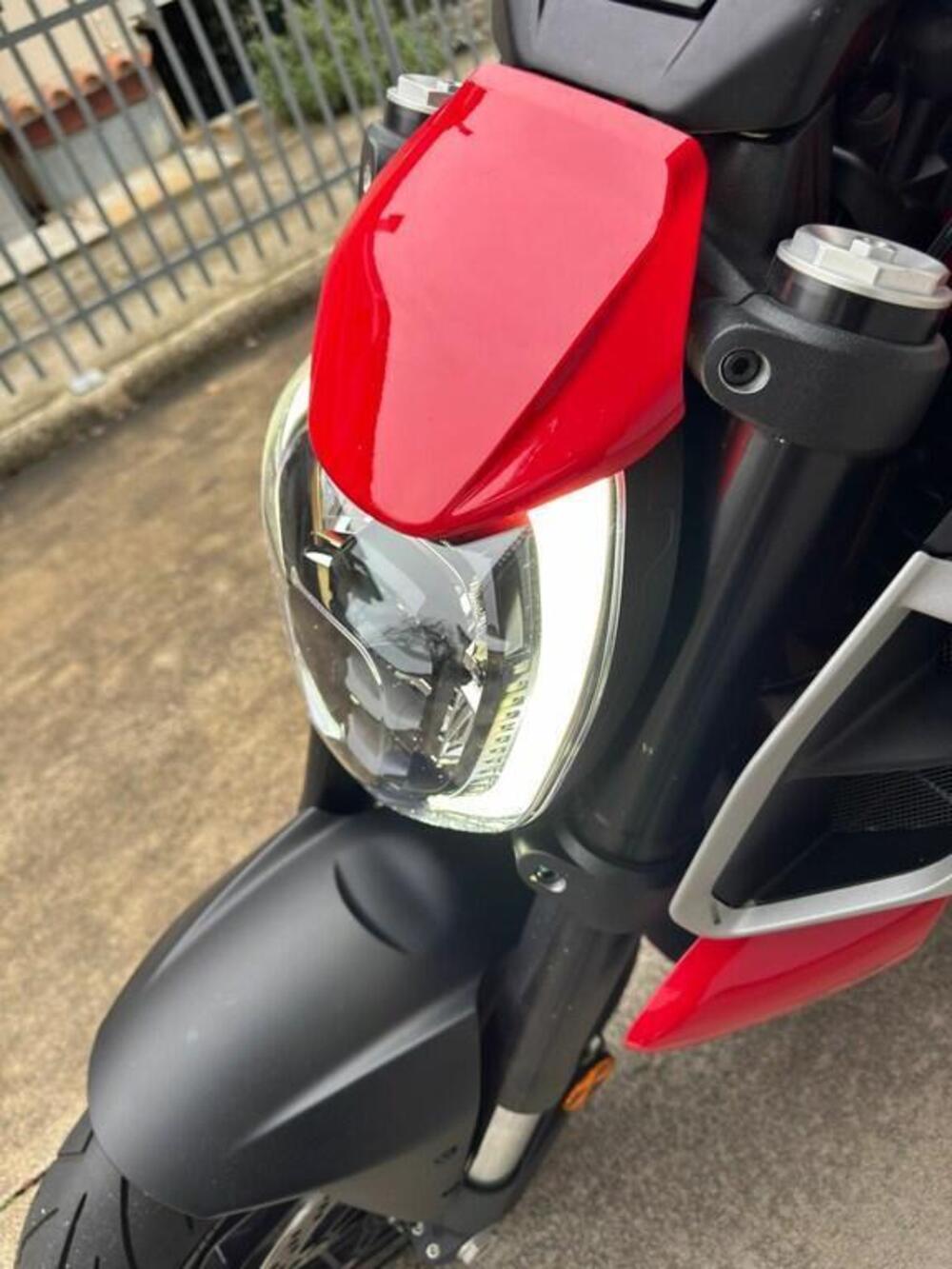 Ducati Diavel V4 (2023 - 26) (8)