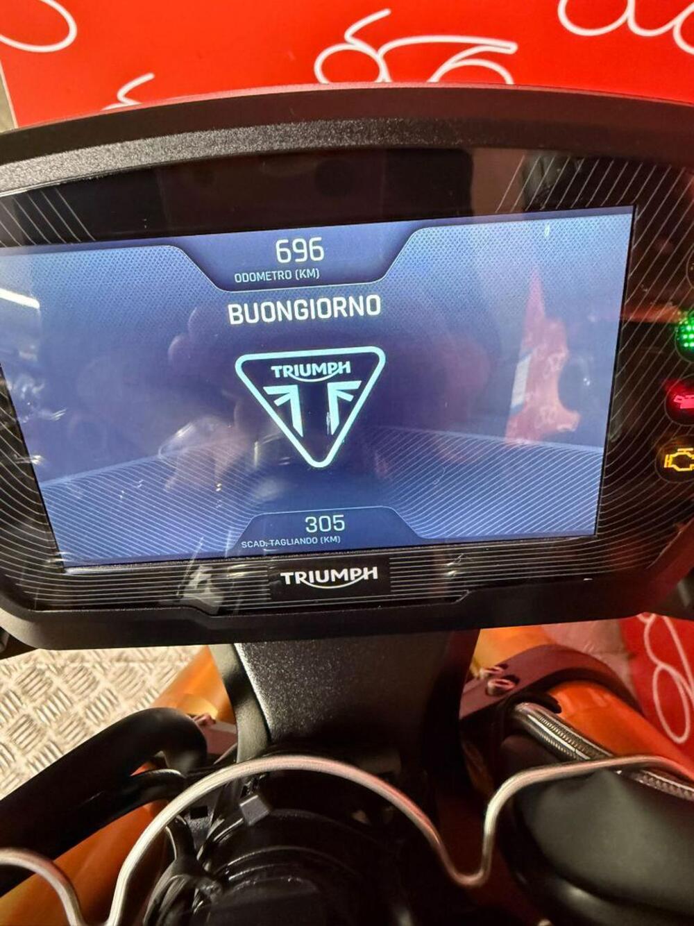 Triumph Street Triple 765 RX (2026) (3)