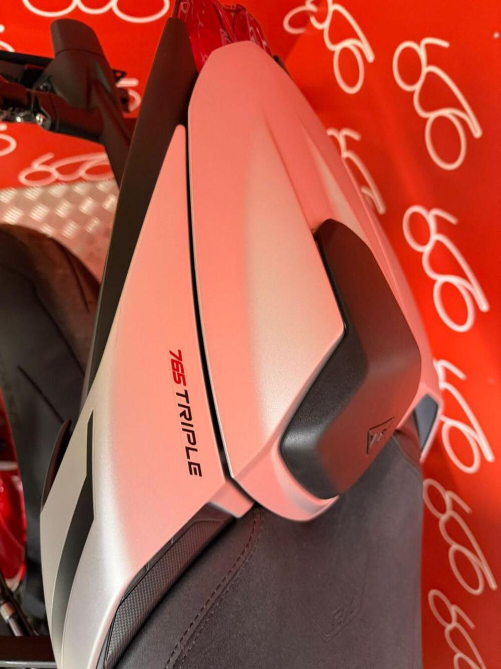 Triumph Street Triple 765 RX (2026) (5)