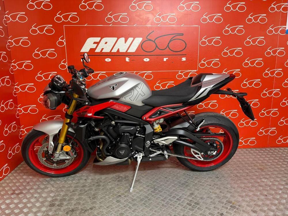 Triumph Street Triple 765 RX (2026) (2)