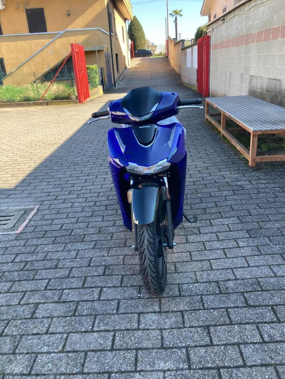 Honda SH 125 Vetro (2026) (2)